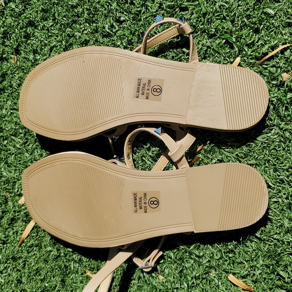 NWT Soda Studded Strappy Tan Sandals Size 7 1/2 - Picture 4 of 14